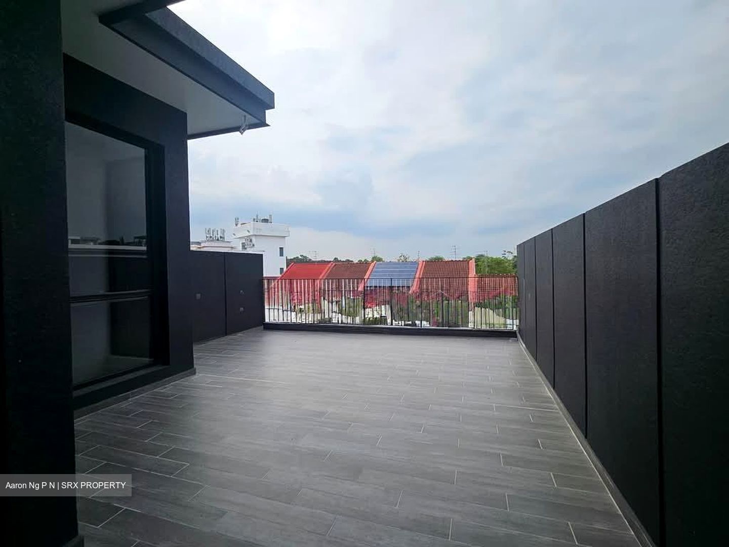 Loyang Besar Close (D17), Terrace #581302971